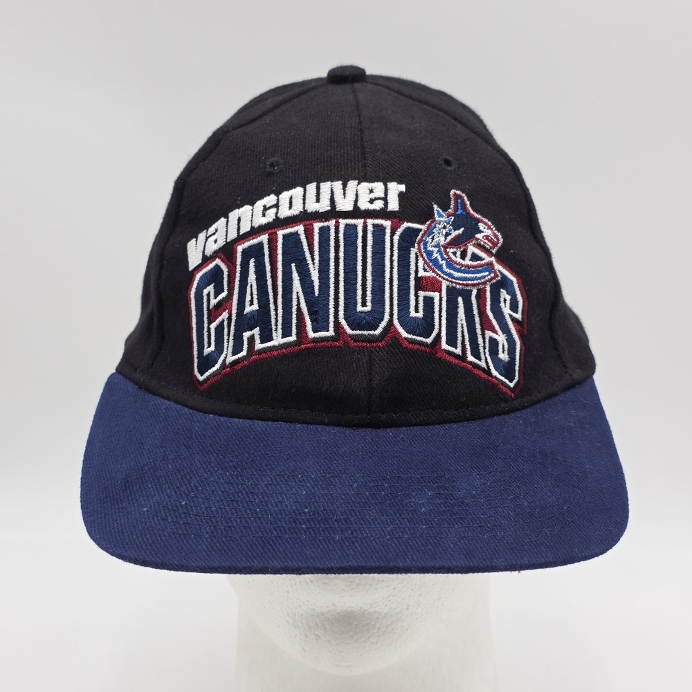 Vancouver Canucks NHL Hockey Starter Men's Hat Cap Black Navy